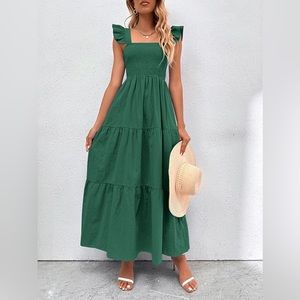 Shirred Bodice Ruffle
Hem Dress
Dark Green / XS (2)